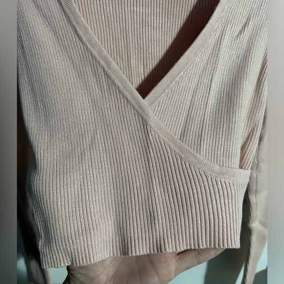 Pink ribbed low cut cross over long sleeve shirt 👚 - Picture 3 of 5